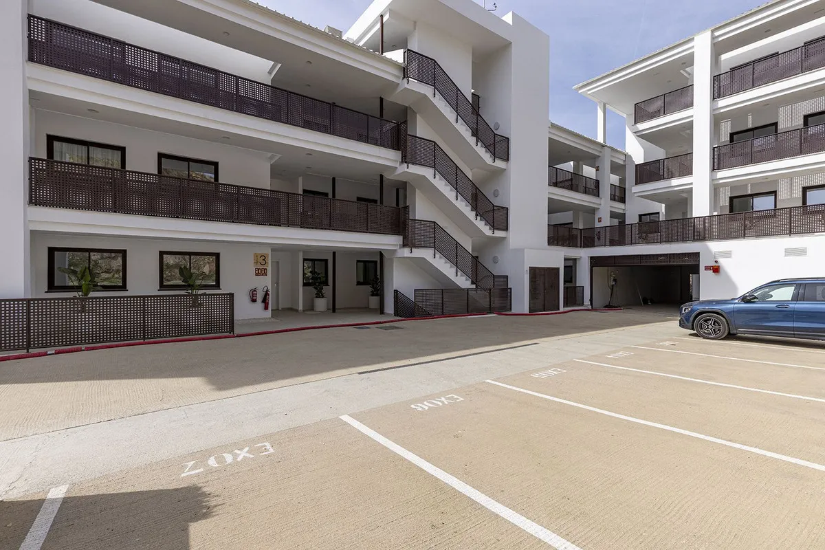 b140770b-ee37-4e5f-a356-90dc79986cbb