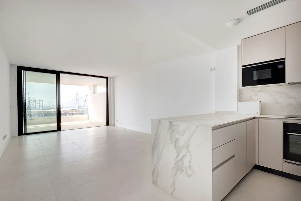 e3abc922-09f9-401a-8813-33af654603f6