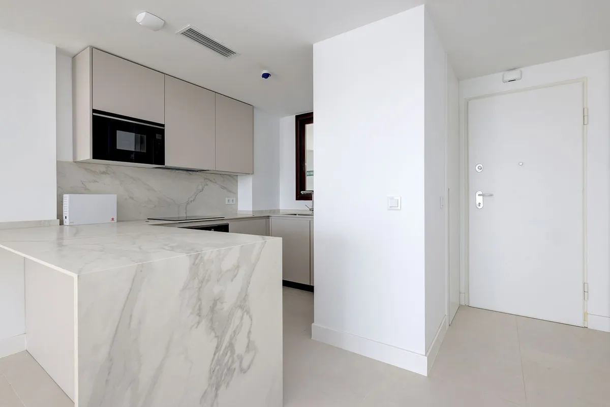 eb52f315-5852-4d84-b7ec-543339ba7329