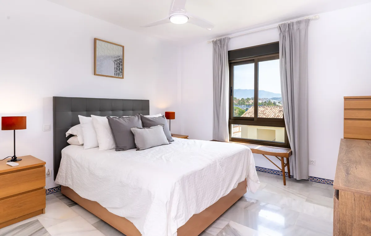 16345771-adf8-467a-997b-698c6db8facd