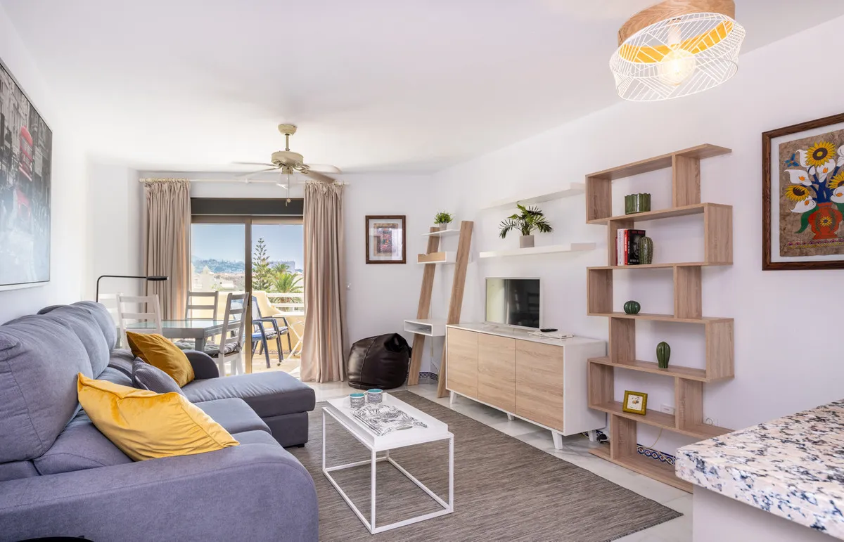 3f17eeb1-abbd-46c9-9dd0-fbcaa1c38e72