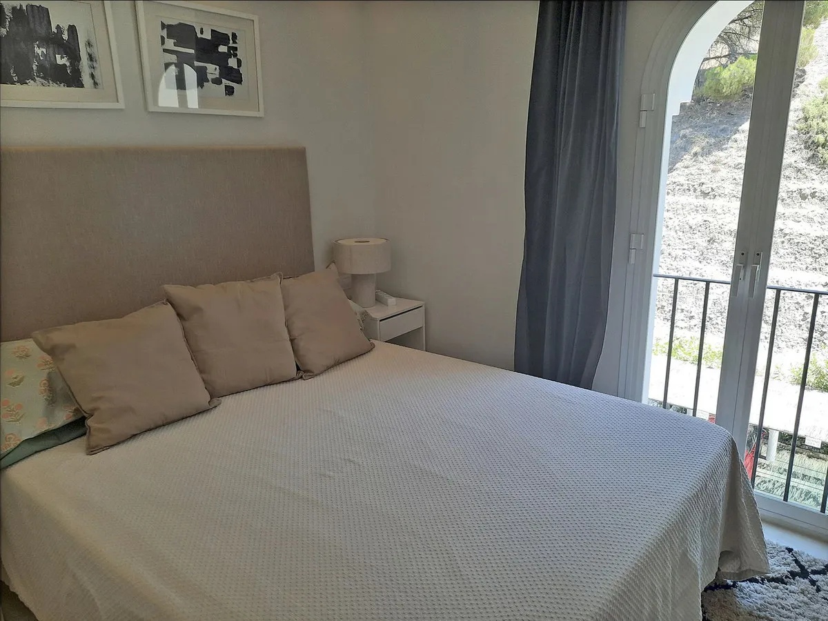 95670896-685a-4e78-86bf-907960bbfae1