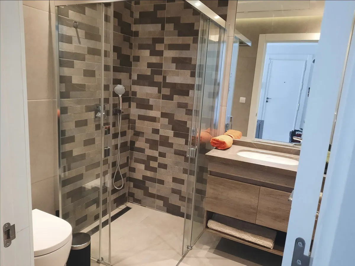 e382b377-0dd7-4c9c-9ab5-04872cabfc92