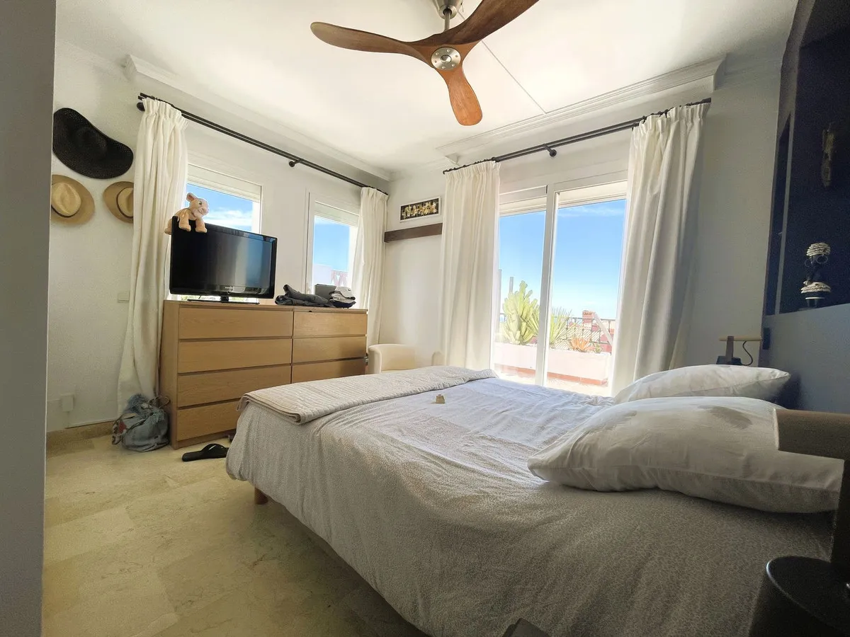 1e104e06-75c3-4cd0-9281-2b4fe16a0b06