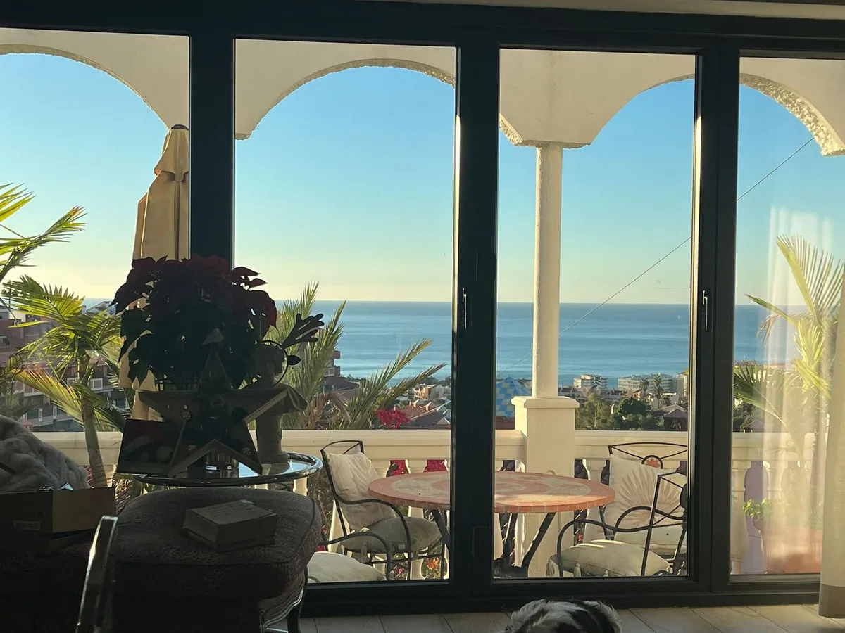 06ae8702-a878-4ad6-9357-04afb203a540