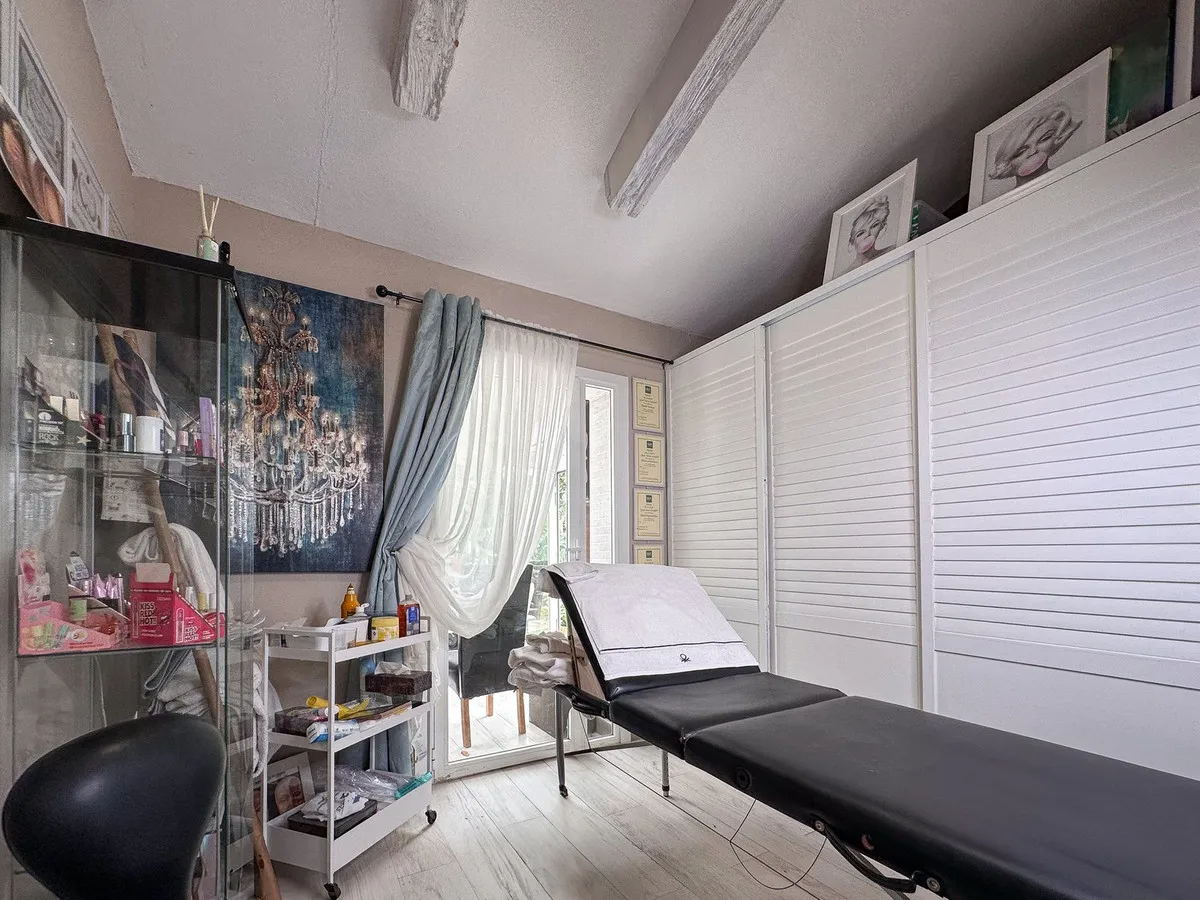 9a2426ae-1287-43f7-8103-d3f3273e5601