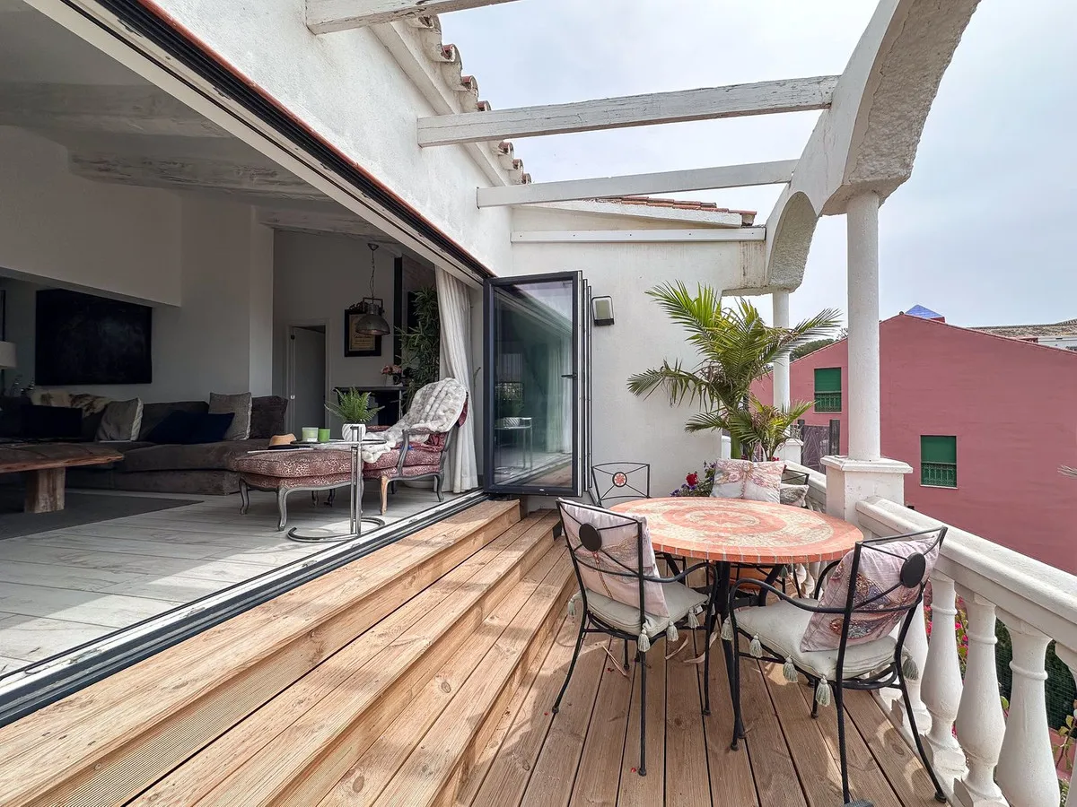 c03f7618-6dd3-4b2e-91ce-15b10e0f892b