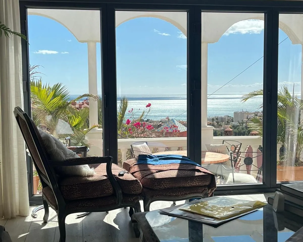 ce5a6bb9-54e5-4700-bb00-986f2cf6c808