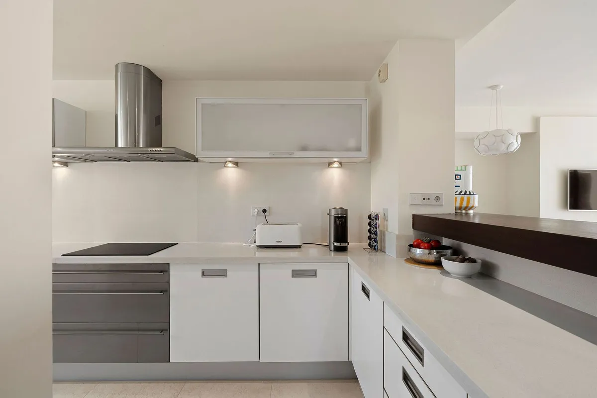 c6eb2dd7-8aa3-425f-ba5b-ff1b997fc2e4