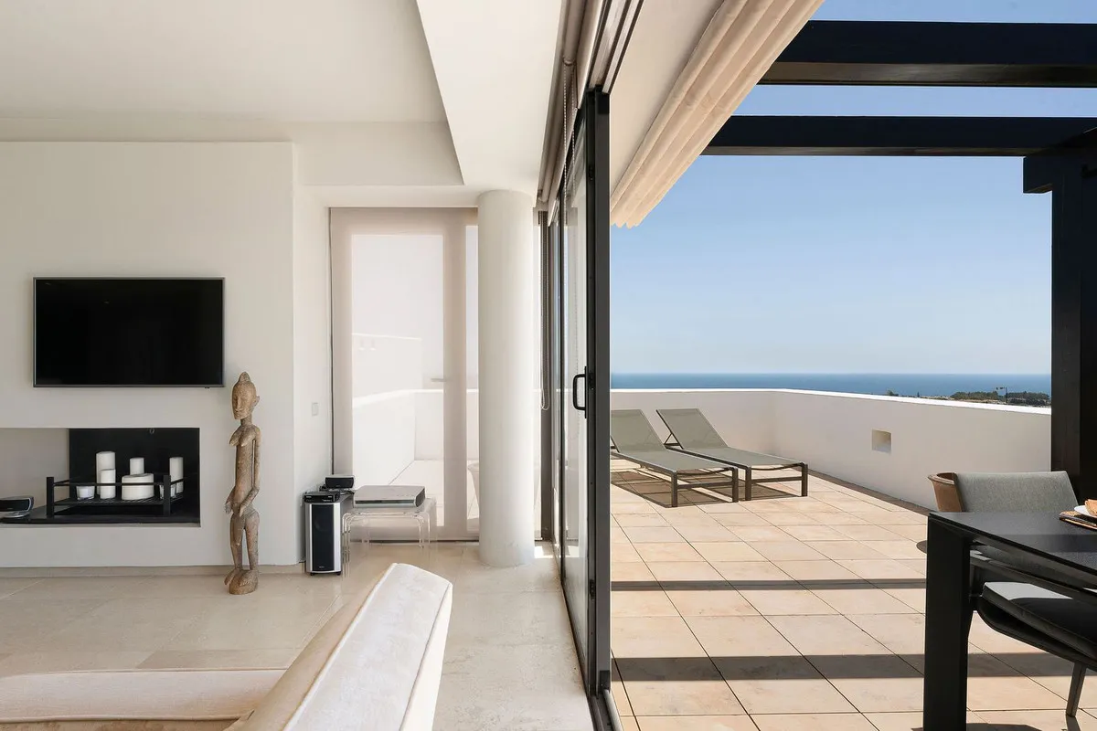 e70e415f-560a-4be2-b828-8ade726875de