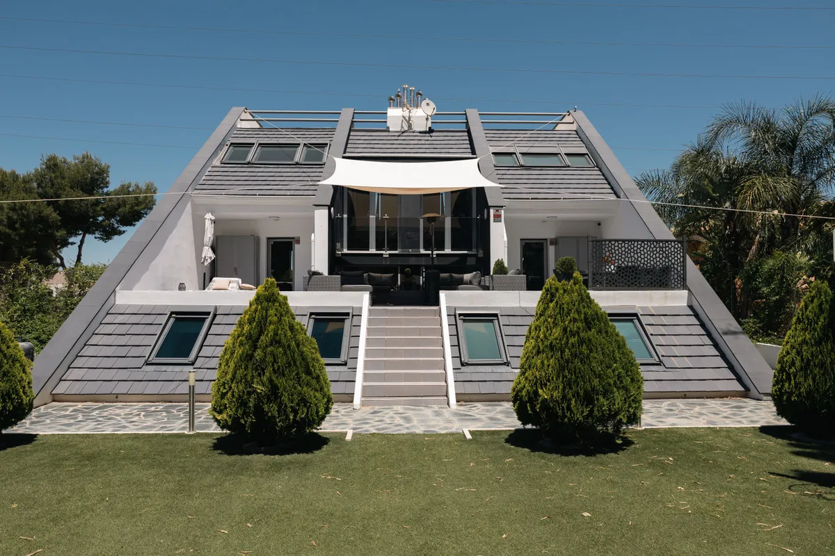 6d51e8de-dfa6-48fb-8bb9-166ec80e3cdf