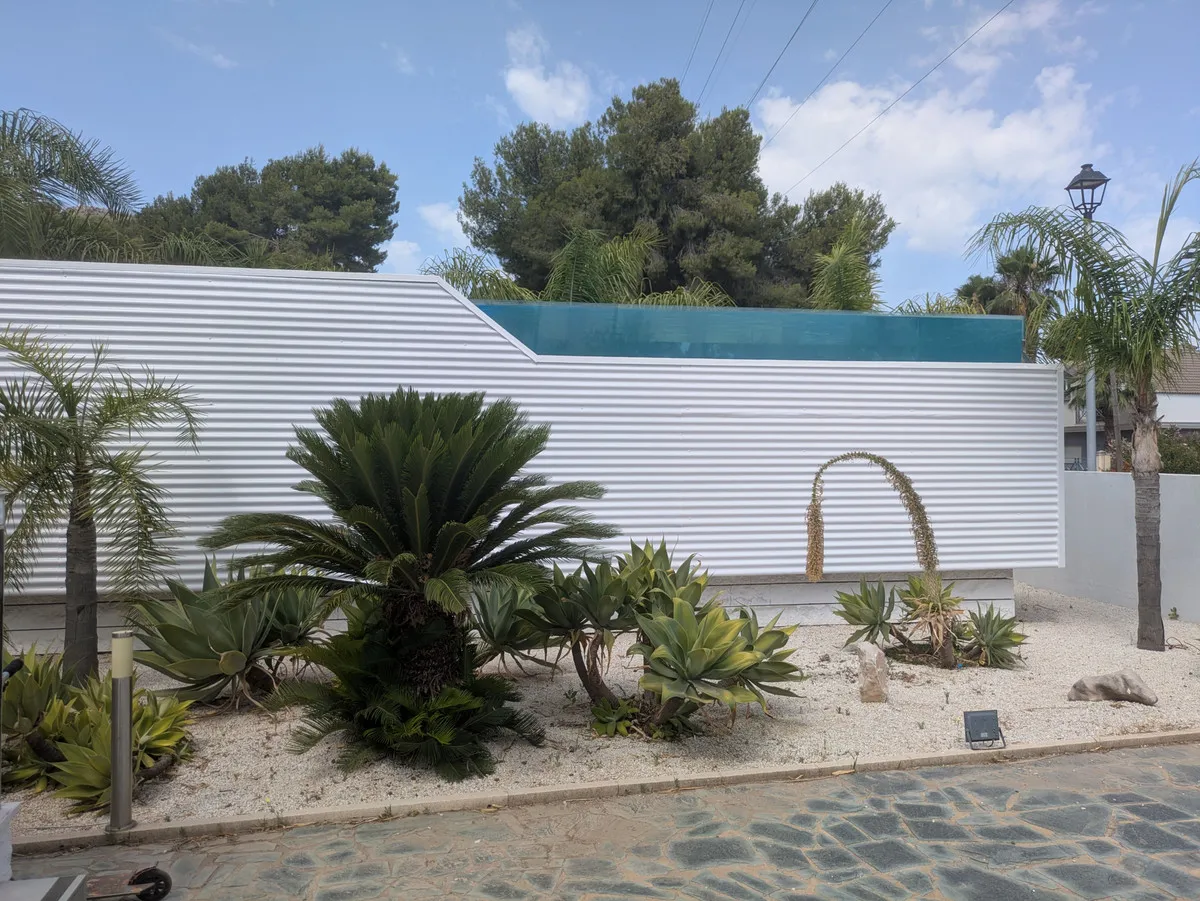 cb661614-a7d9-4815-805a-5e919aa21024