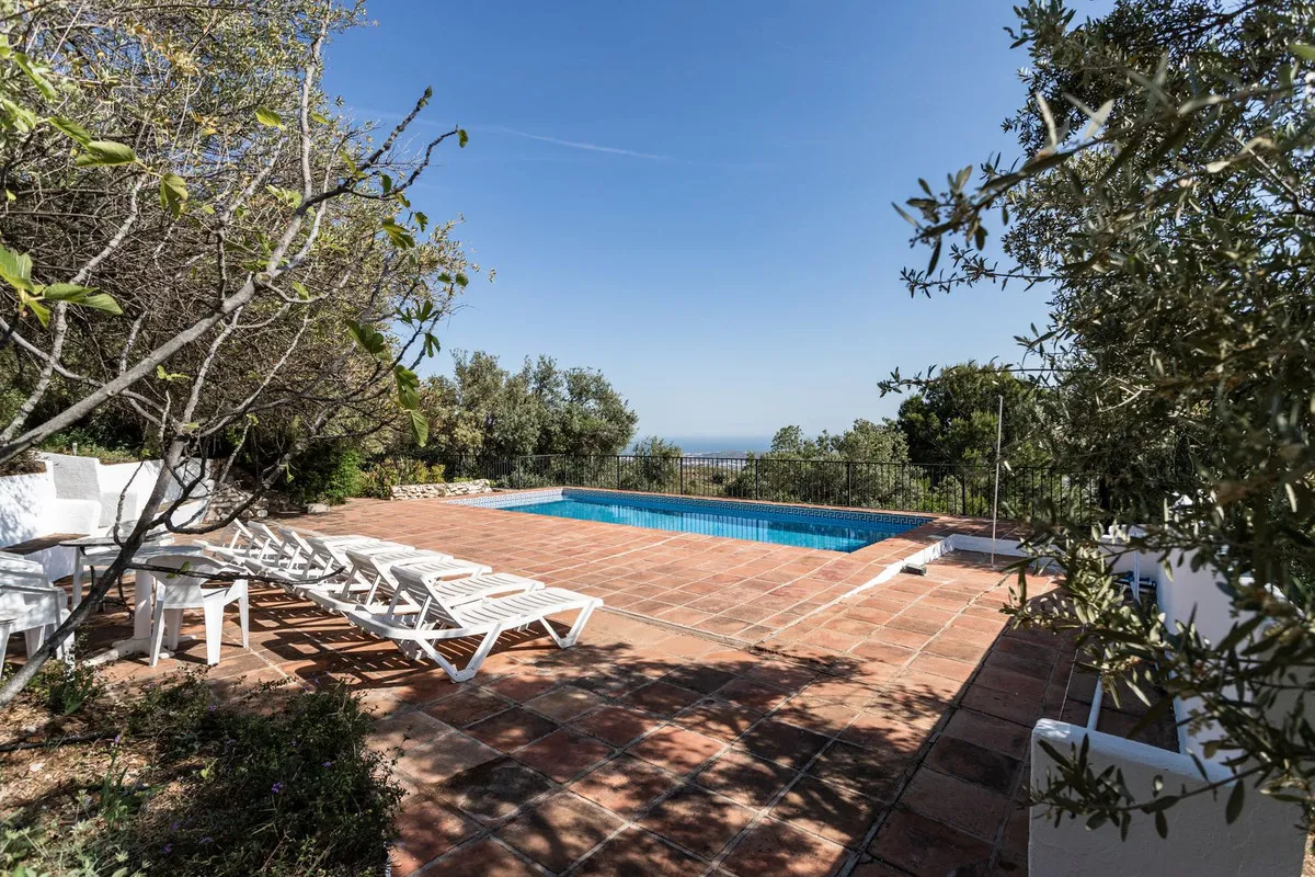 c6b8dc89-e17b-4218-bd47-d89b8c695166