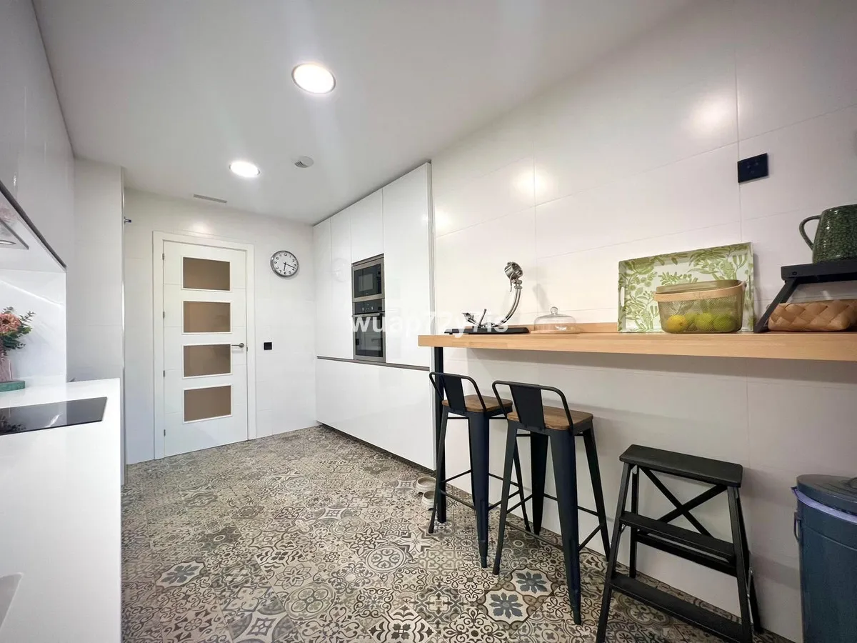 ee6ae449-d1bc-48ef-9a35-24e8706e81e9