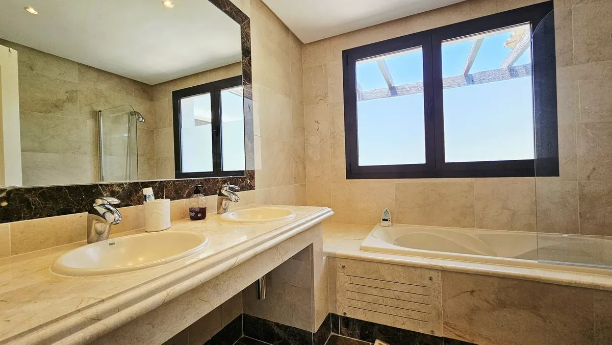 9d4b458d-9e86-4e11-8054-aa9f6d87bb1f