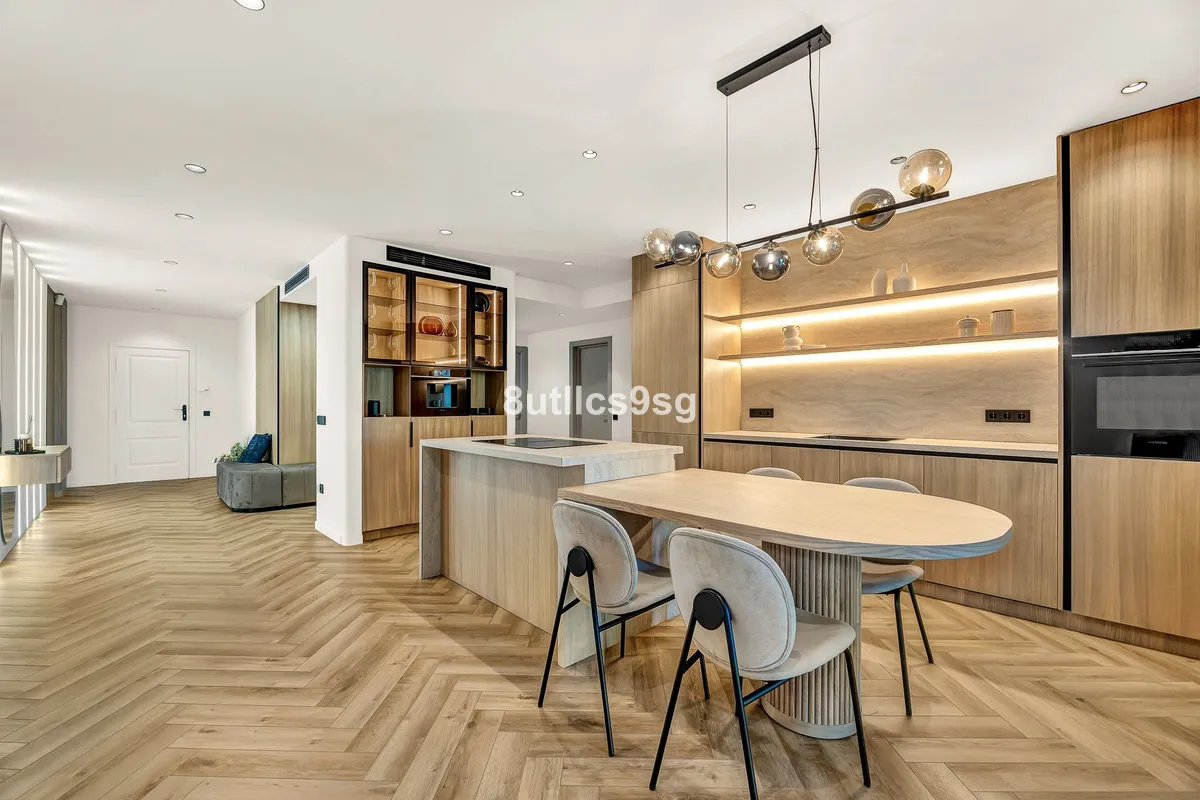 17039504-9d12-4454-9de9-a72b871b3aec