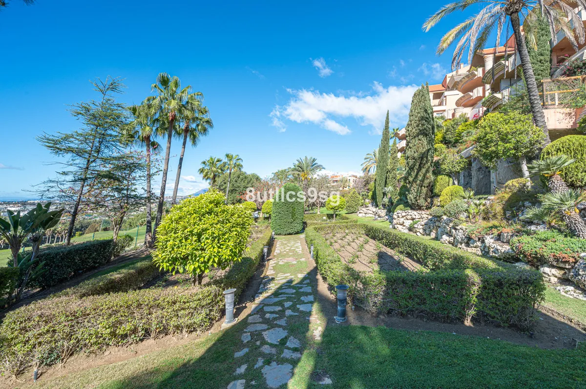 bf45118b-748c-42ce-84a6-d74b892c3d8f