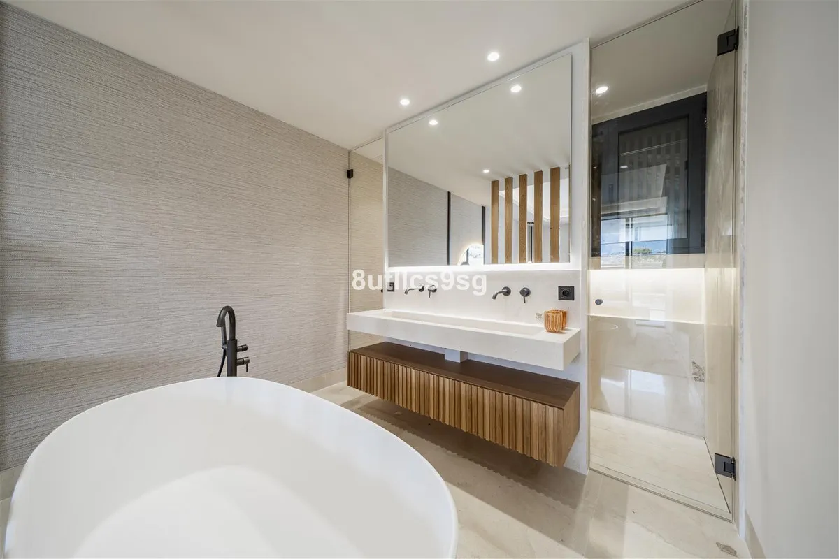 231402e4-c005-42c2-b5aa-566f8debe6a4