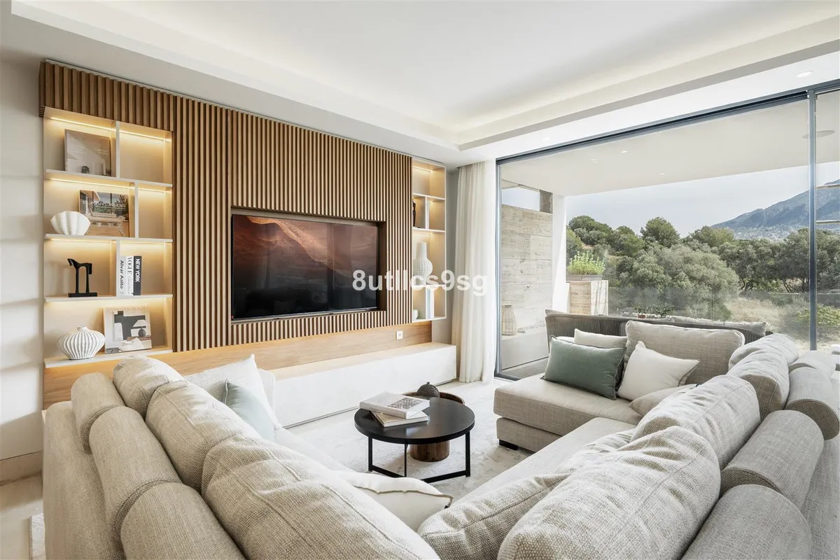 9b43eeff-8e3d-4145-81ae-34bcb4869bec