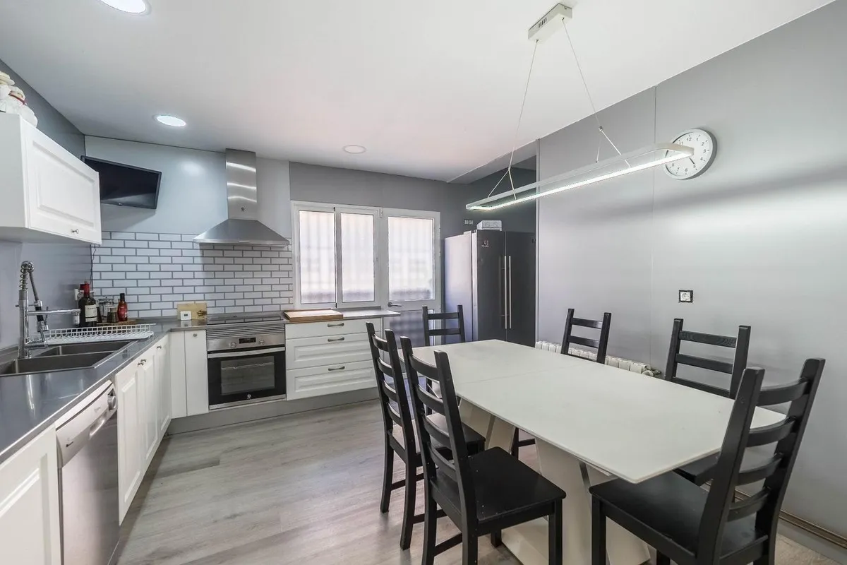 935d949c-818c-44e0-a3f1-1c3bc4a77e08