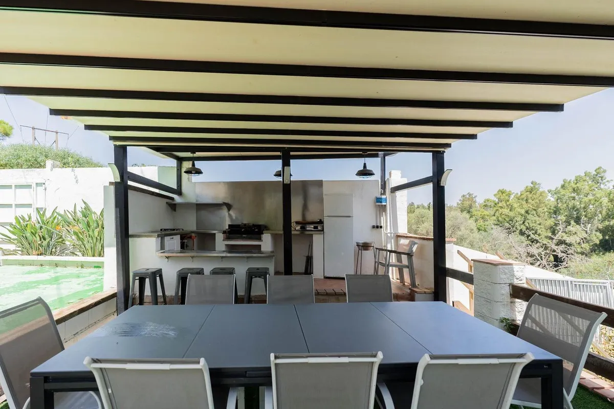 ba0b03bb-b682-4e30-b729-4f0185c9d920