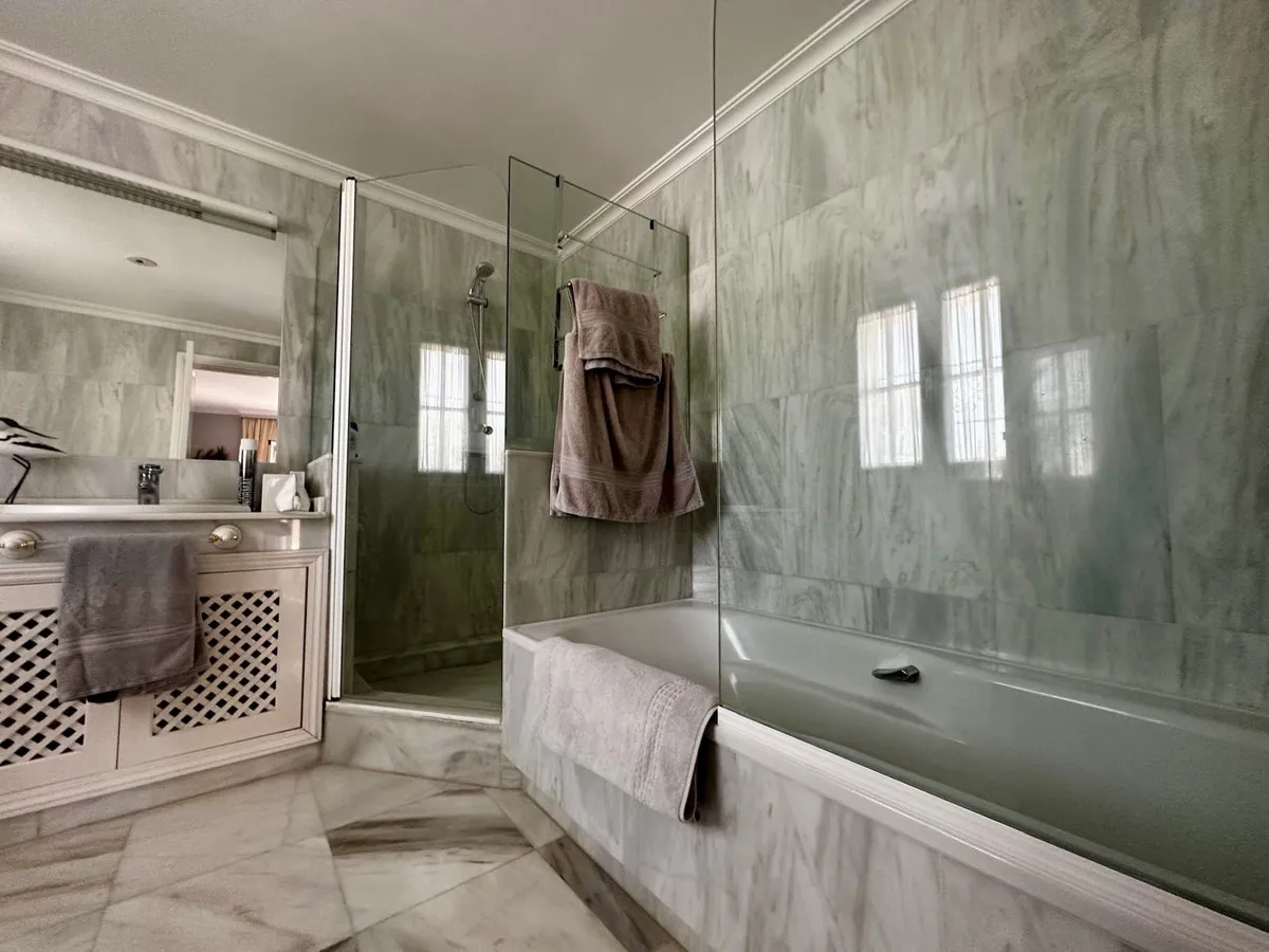 52bec11b-c3b6-4665-9309-99a472f8e733