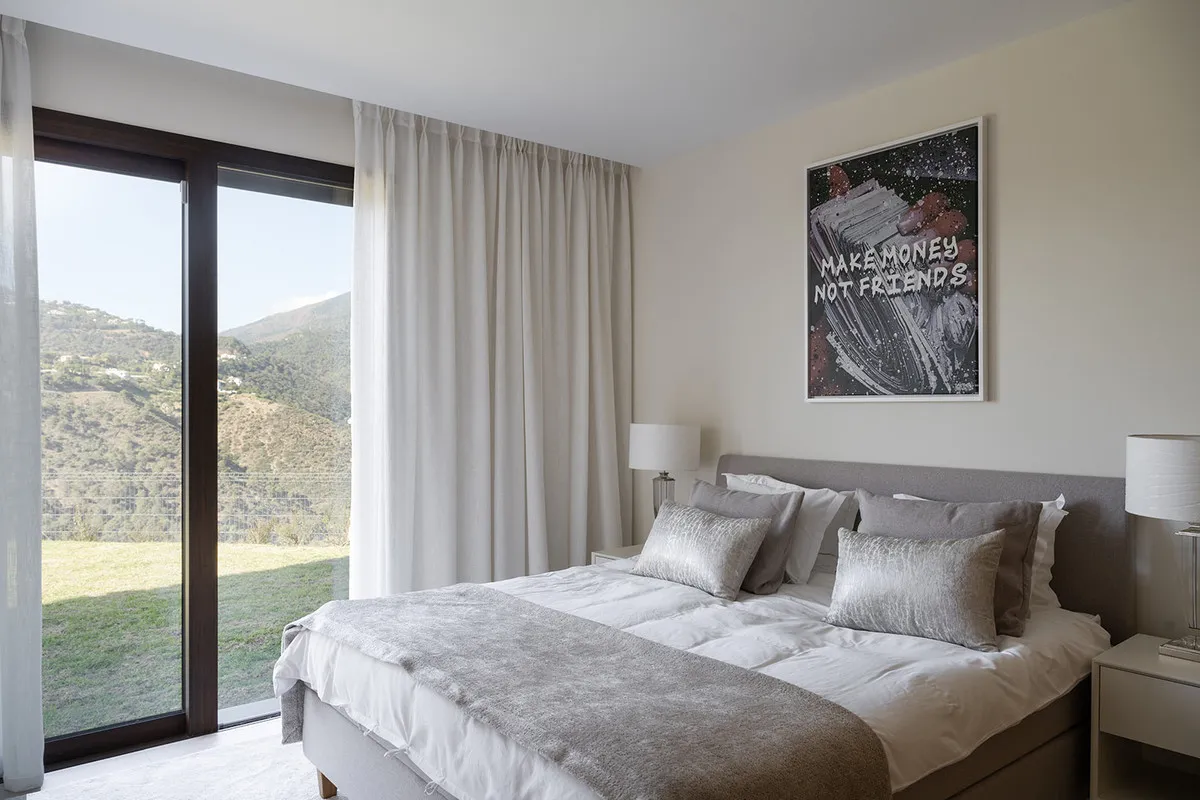 80bcf421-cbf4-4bf3-9db6-388e4d8d4c36