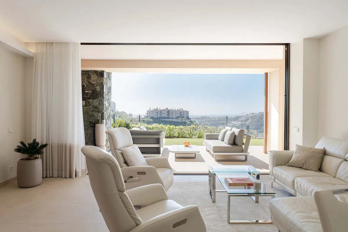 909ac715-c368-4d46-8113-f44165872111