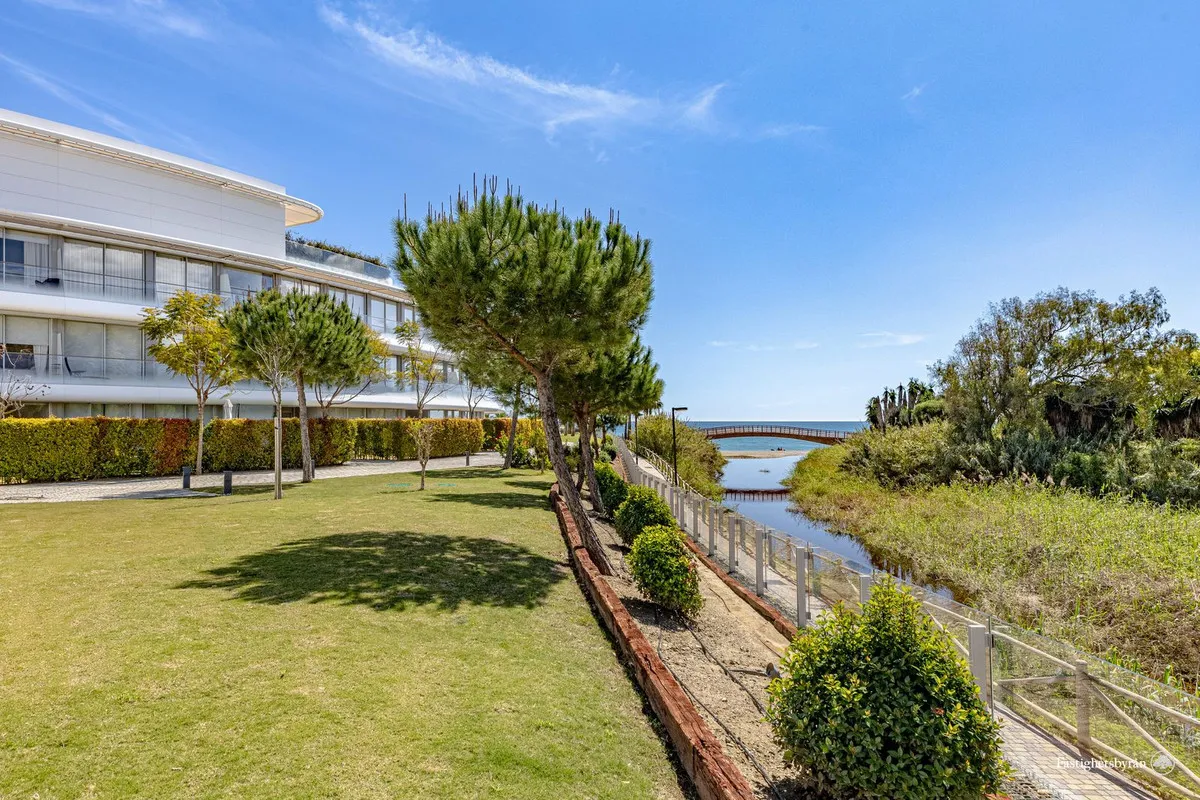 cb5ff465-bac8-4a8b-9525-fac35a58babe