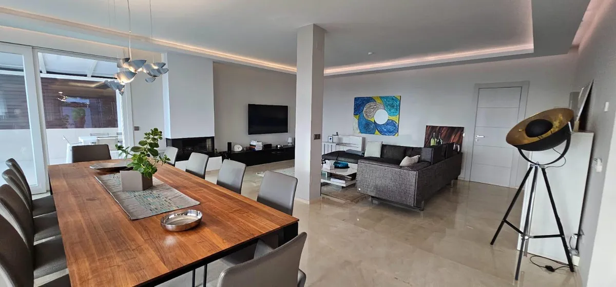 a12b0315-80a9-47c0-9a58-5b13ff91076e