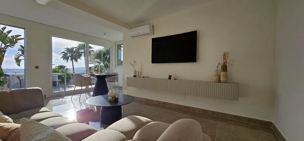 b9307d66-5d08-468c-ba0a-7efd7c944d64