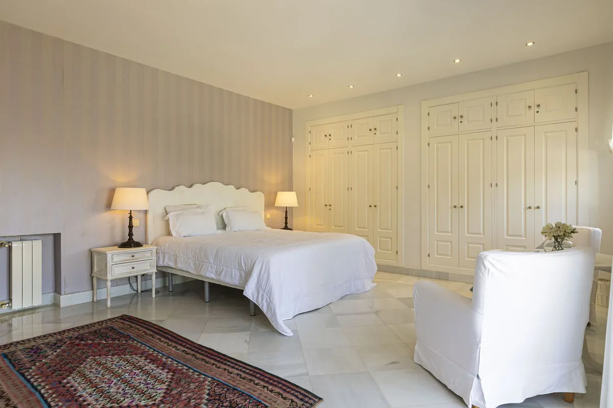 33f12bf1-4102-4dff-a75e-d414d35307ec