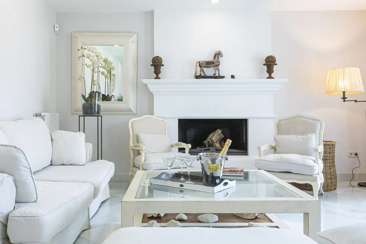 b0009b3f-4fdd-40b2-8a3c-775ead80e3f5