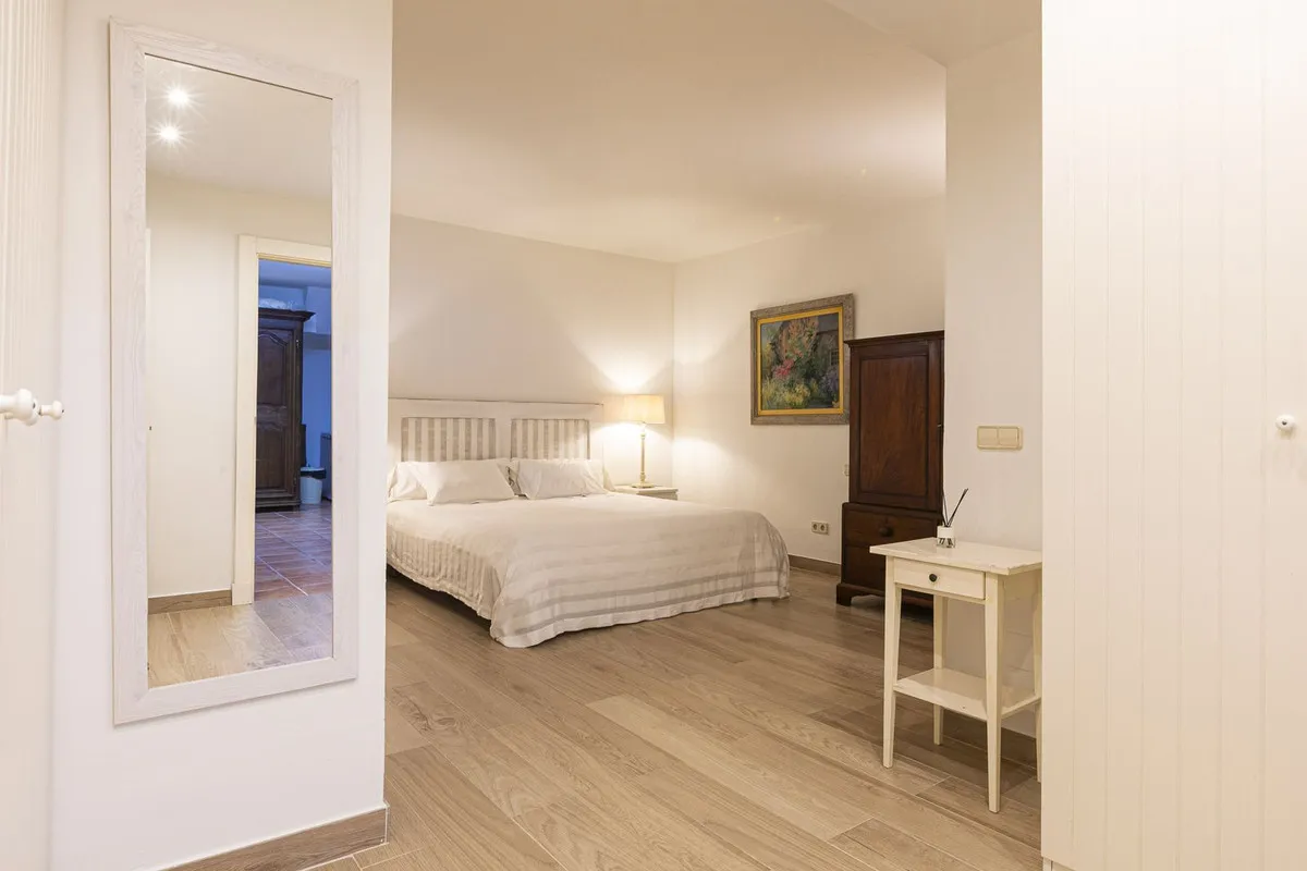 c974c37c-21cd-4ef8-987f-0422fd8029f1