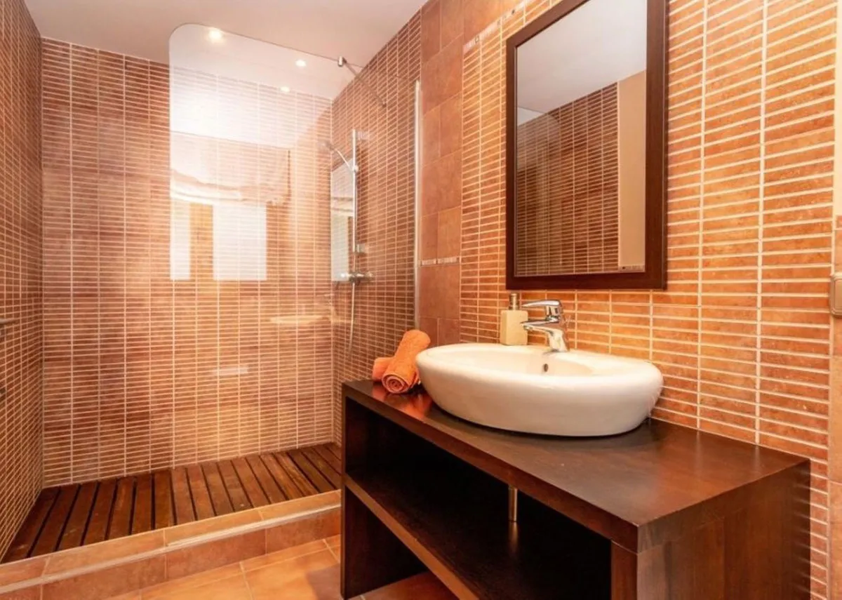 63375791-7c0e-4184-9b7a-cbbf69ed6396