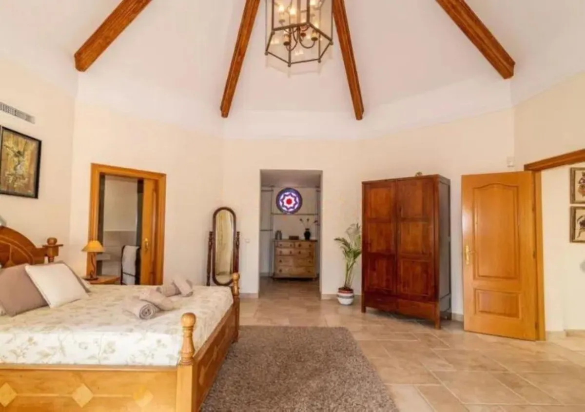 7db23ce0-fda1-4e32-ada5-11265a0db619