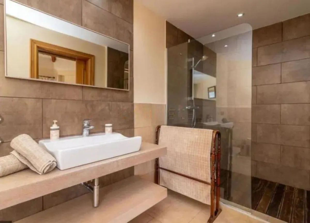 8181fa29-f7cc-45ec-821c-ade7ef928f5e