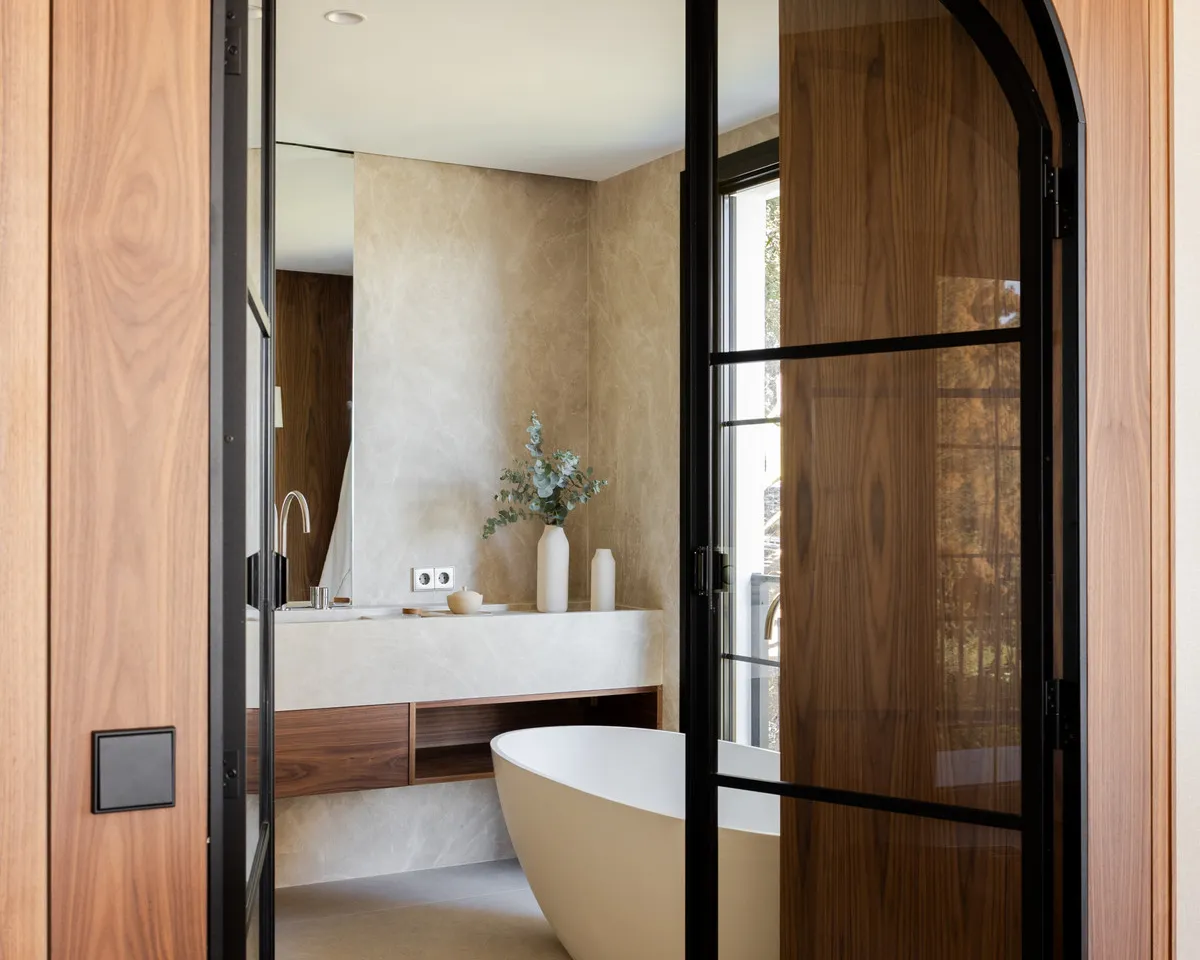 0c5821d2-27f6-40c2-be1f-08b25915bf03