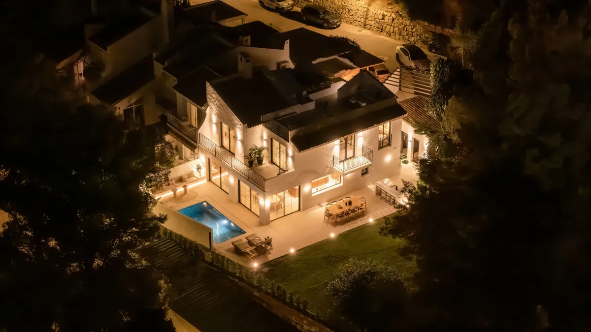 af0bd312-8d14-4844-986c-fc2cab0e31b1