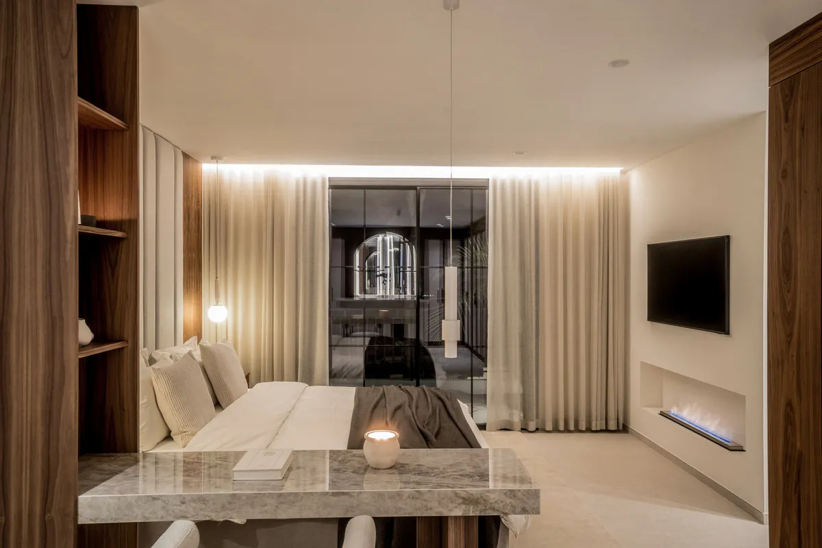 c586de1c-b35b-4396-8f47-43b82d0d7ea8