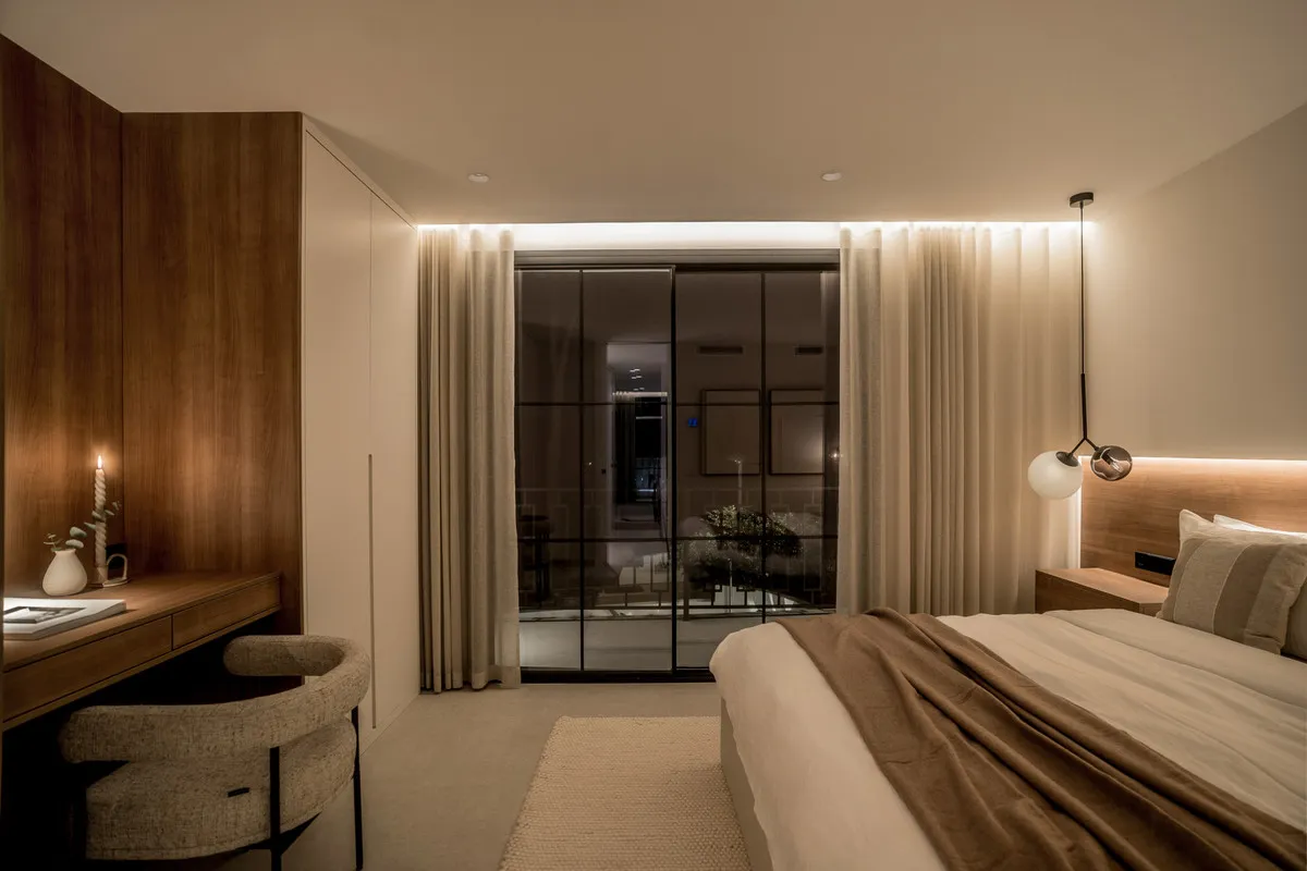 d09e23ee-a813-46fe-8f3c-b9e0d3674cf1