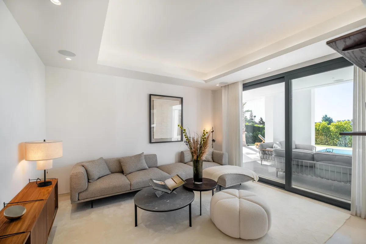 a9e7e5e7-3c37-45ce-bc59-b6485317138c