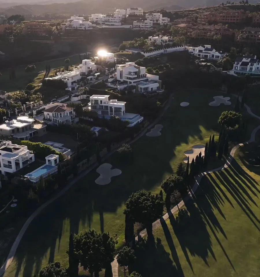 4c70d992-3859-42b3-bccb-9e597b13ae73