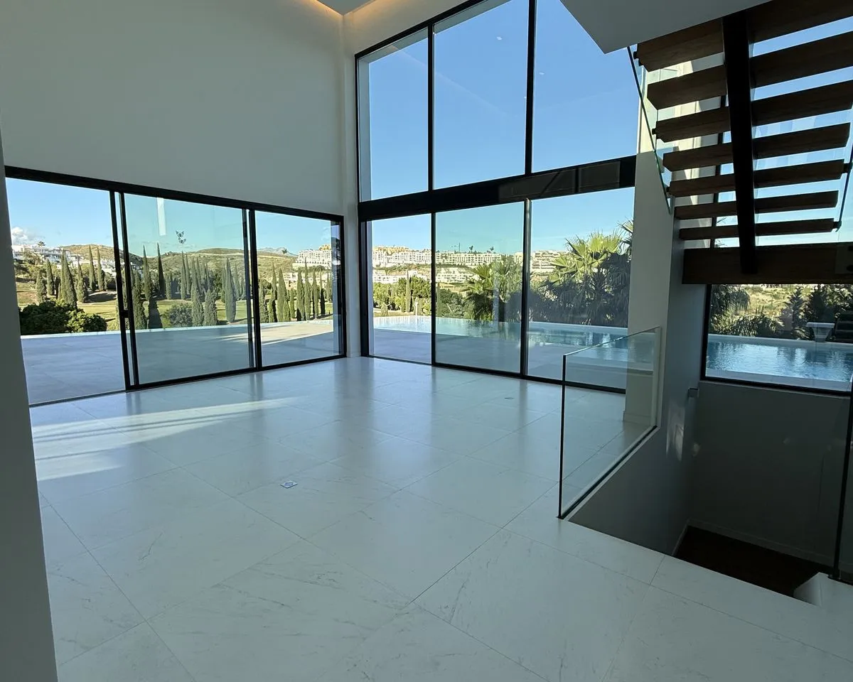 77002de5-753a-438d-8d86-c2b63585c002