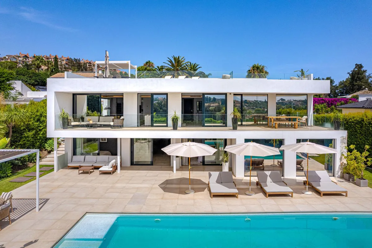 Orion 51: Frontline Golf Villa in Marbella