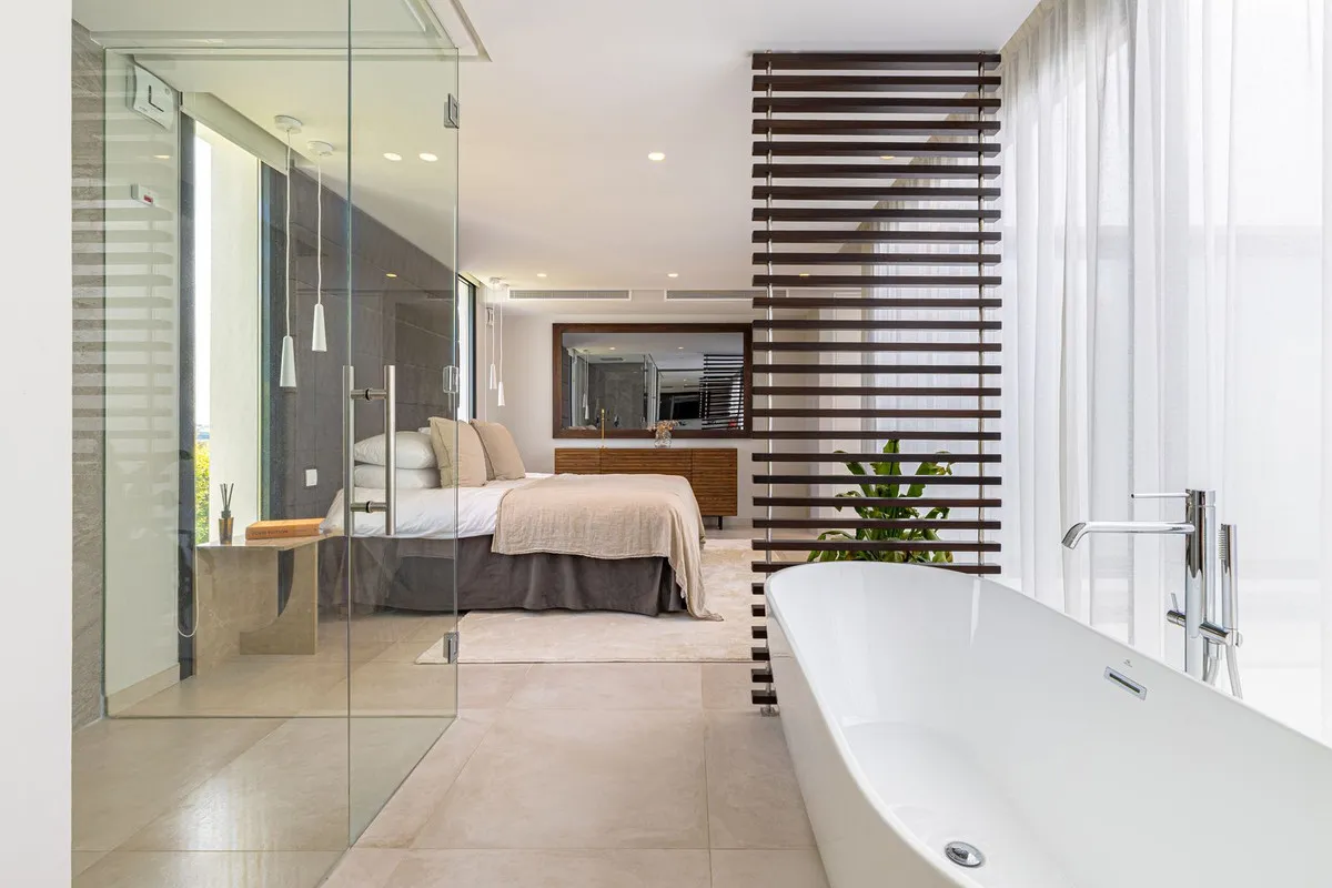 a21514ca-a918-41b8-b305-4c51cf6165b5