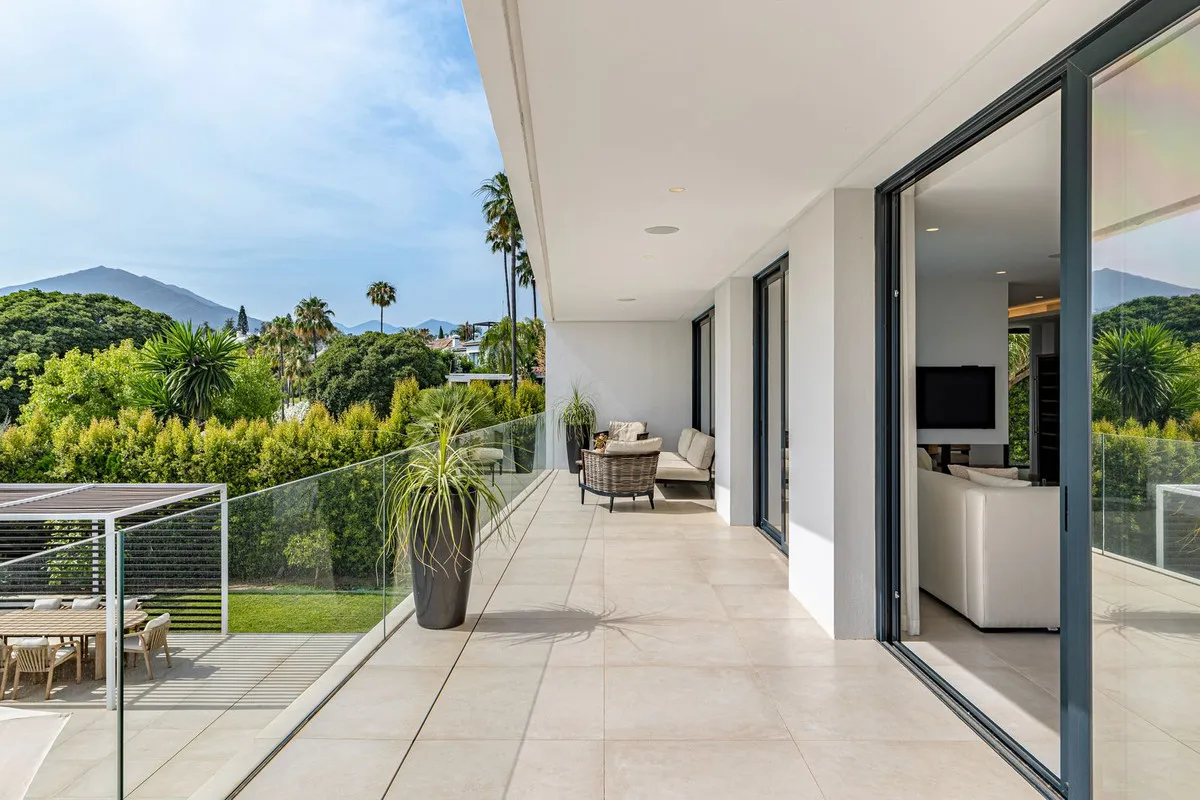 f4dad087-27fc-433d-8d60-2cc56c369e17