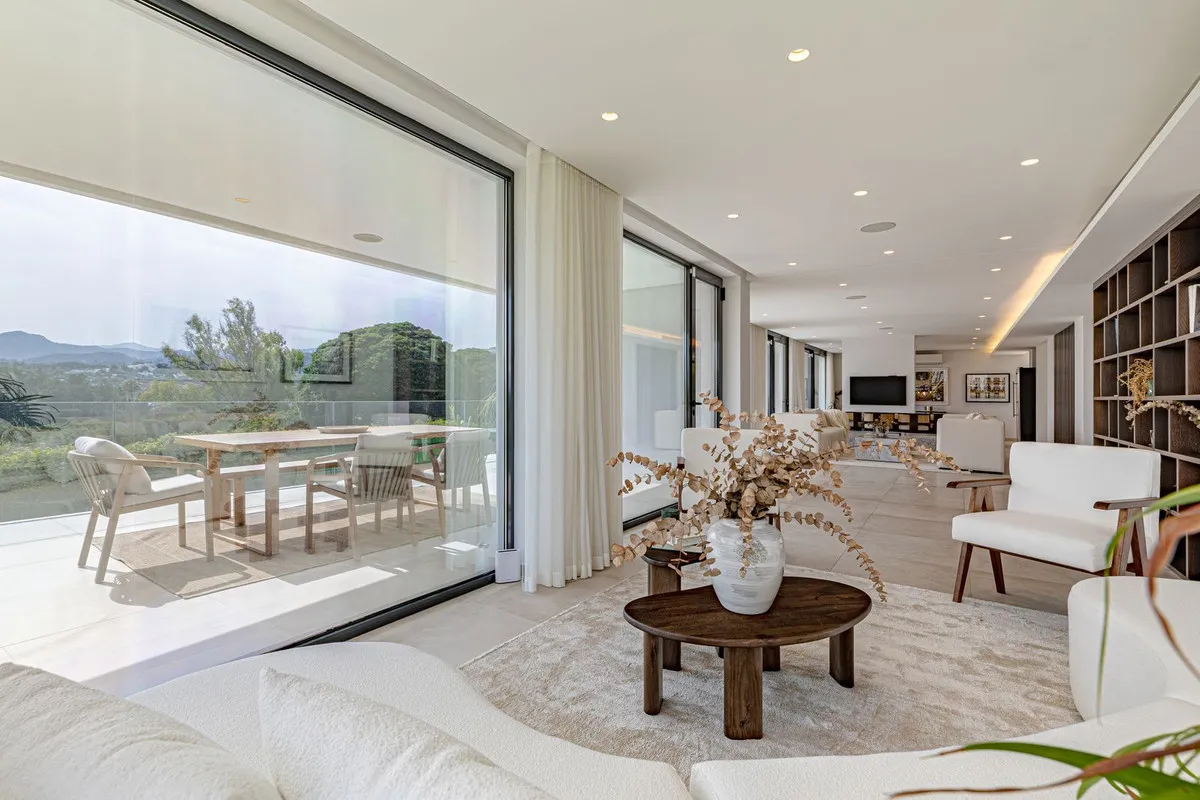 f9db00d2-eef2-4d7e-8d64-5950c14e4d84