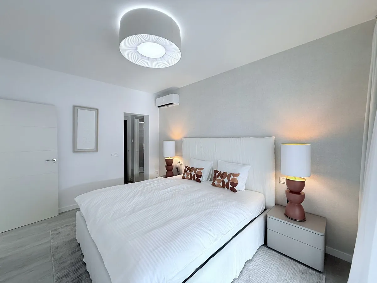 0f99eaba-1161-404c-9c6a-1f9dd8e6833a