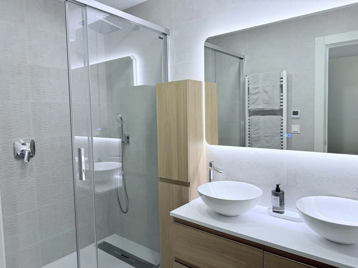 43105846-7e83-45d0-97a2-457dc4b07e08